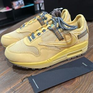 Never worn Travis Scott’s Cactus Nike Air Max 1!